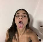 490820