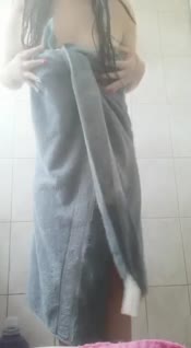 885